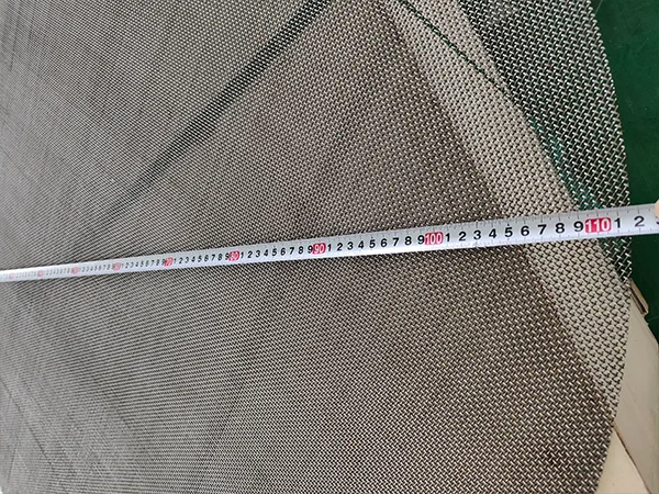 Measure the diameter of plain weave 321 stainless steel wire mesh.