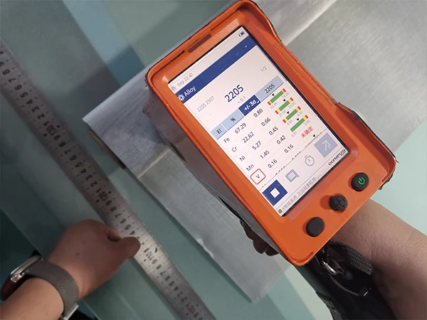 Material inspection of super duplex stainless steel woven mesh with a spectrometer