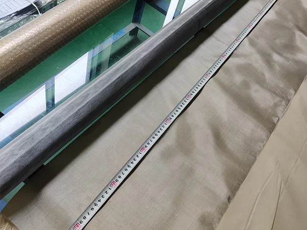 Measure the width of super duplex stainless steel woven mesh with a tape measure.